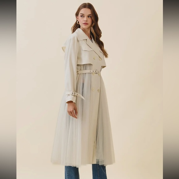 BOUTIQUE Elegant Cream Trench Coat with Tulle Overlay - Picture 5 of 7